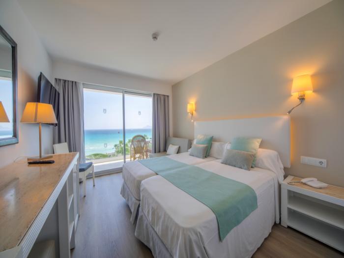 Twin room lateral sea view Premium playa esperanza resort