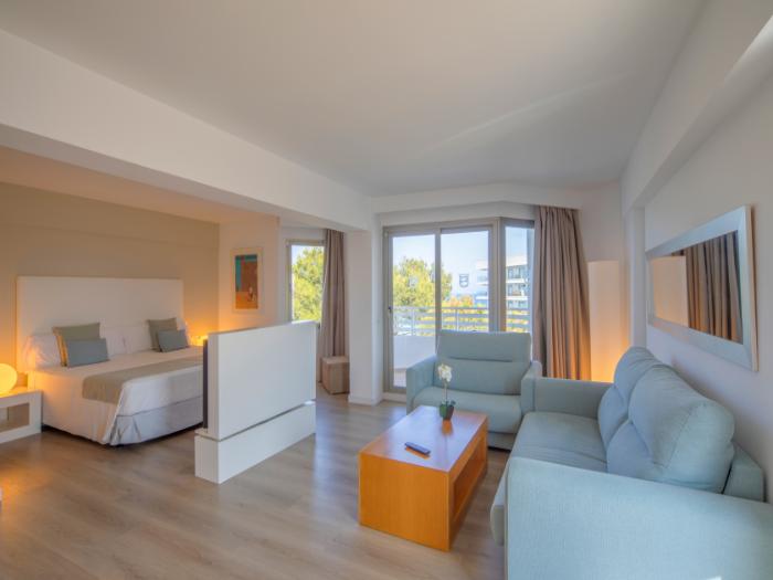 Junior Suite lateral sea view playa esperanza resort